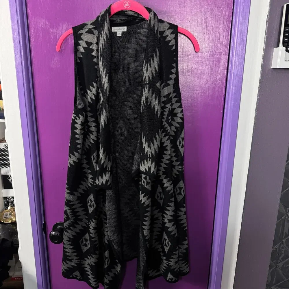 Charming Charlie Black Gray Aztec Print Open Front Vest Cardigan Sleeveless M